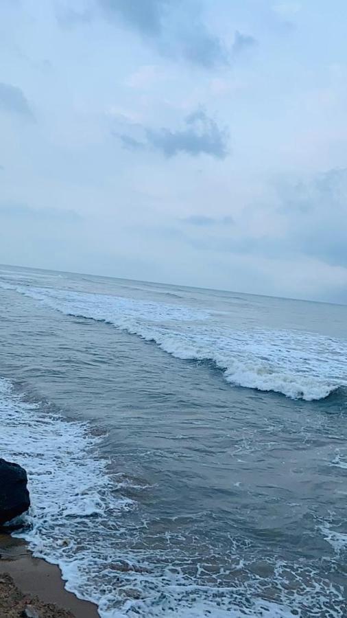 Catch A Wave Hotel Mahabalipuram Buitenkant foto