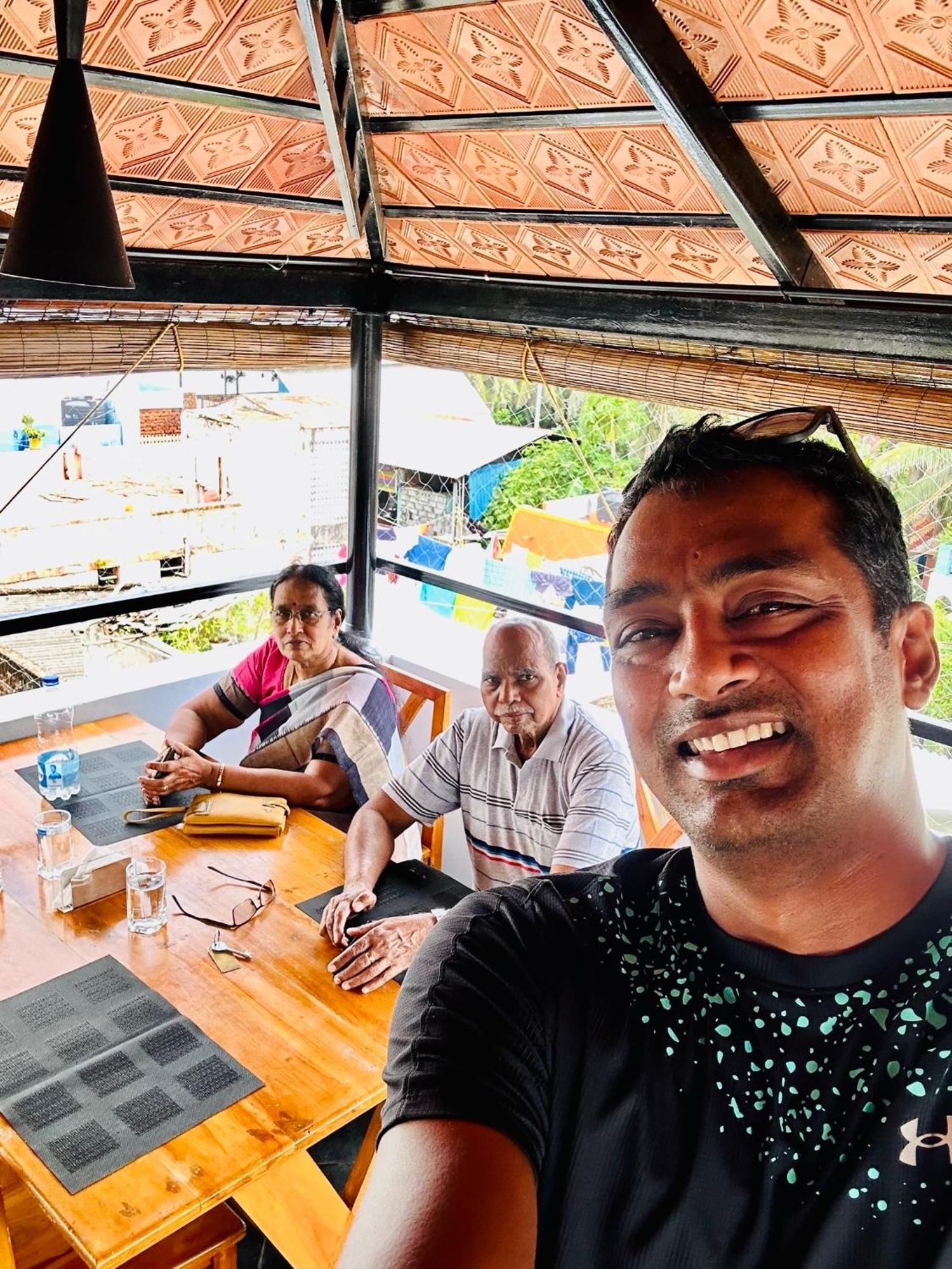 Catch A Wave Hotel Mahabalipuram Buitenkant foto